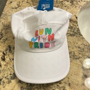 BRAND NEW RUN WITH PRIDE BROOKS HAT